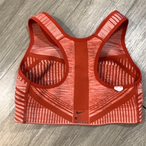 Nike FE/NOM FlyknitWomen's High-Support Rust Non-Padded Sports Bra - Picture 8 of 8